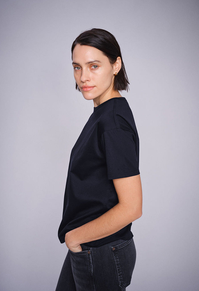 Aina O-SS Tee - Salute Navy