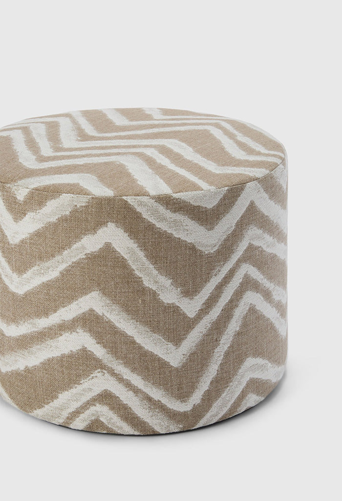 Graffiti 211 Cyl Pouf 40 x 30