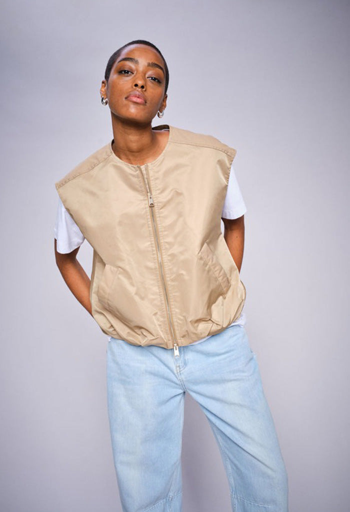 Kura Solid Waistcoat - Sesame