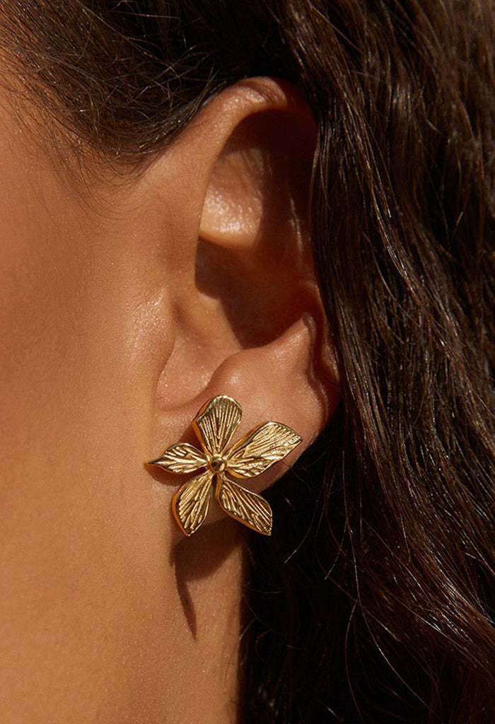 Lily Gold Earrings