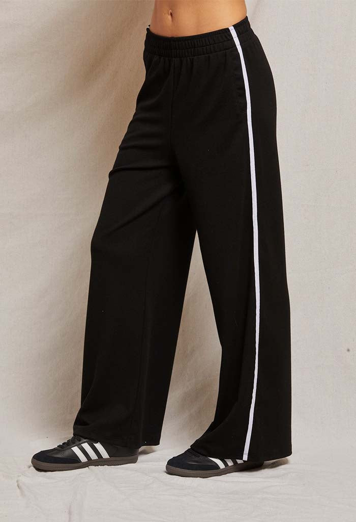 Nadla Travel Wide Leg Sweatpant - True Black